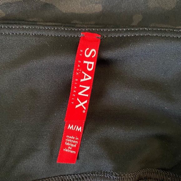 SPANX Faux Leather Camo Black Legging - Picture 4 of 6
